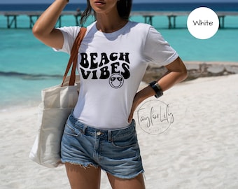 Camisa de vibraciones de playa, camisa de verano, camisa de verano Hola, camiseta de palma, camisa de playa, camisa retro, camisa de cara sonriente, camisa de vibraciones de verano, vacaciones