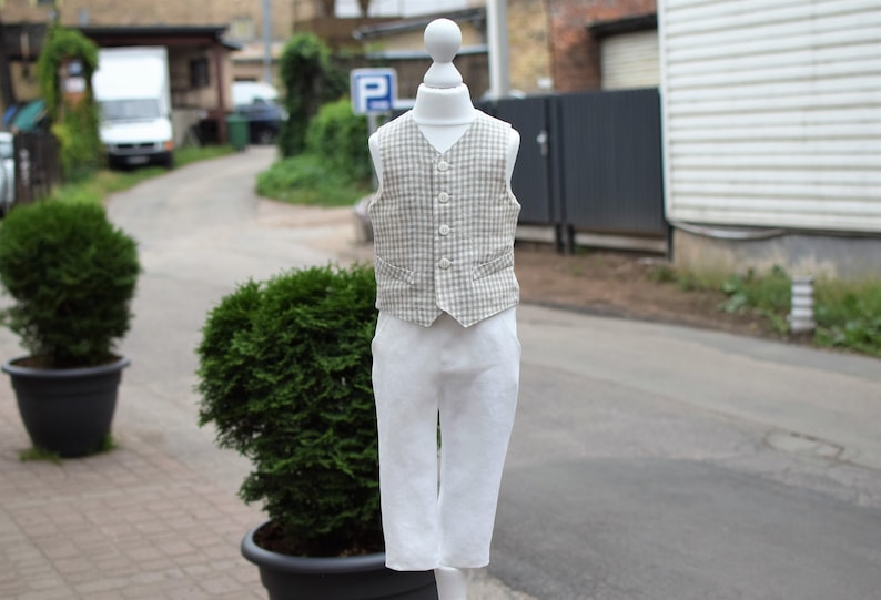 Ring bearer outfit Baby boy linen suit Baby boy outfit Gingham vest and pants set Christening Baptism suit Family photo Birthday party