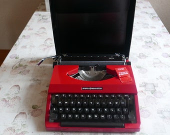 Sperry Remington Mechanical Typewriter in Red - 1960s to 1970s QWERTY