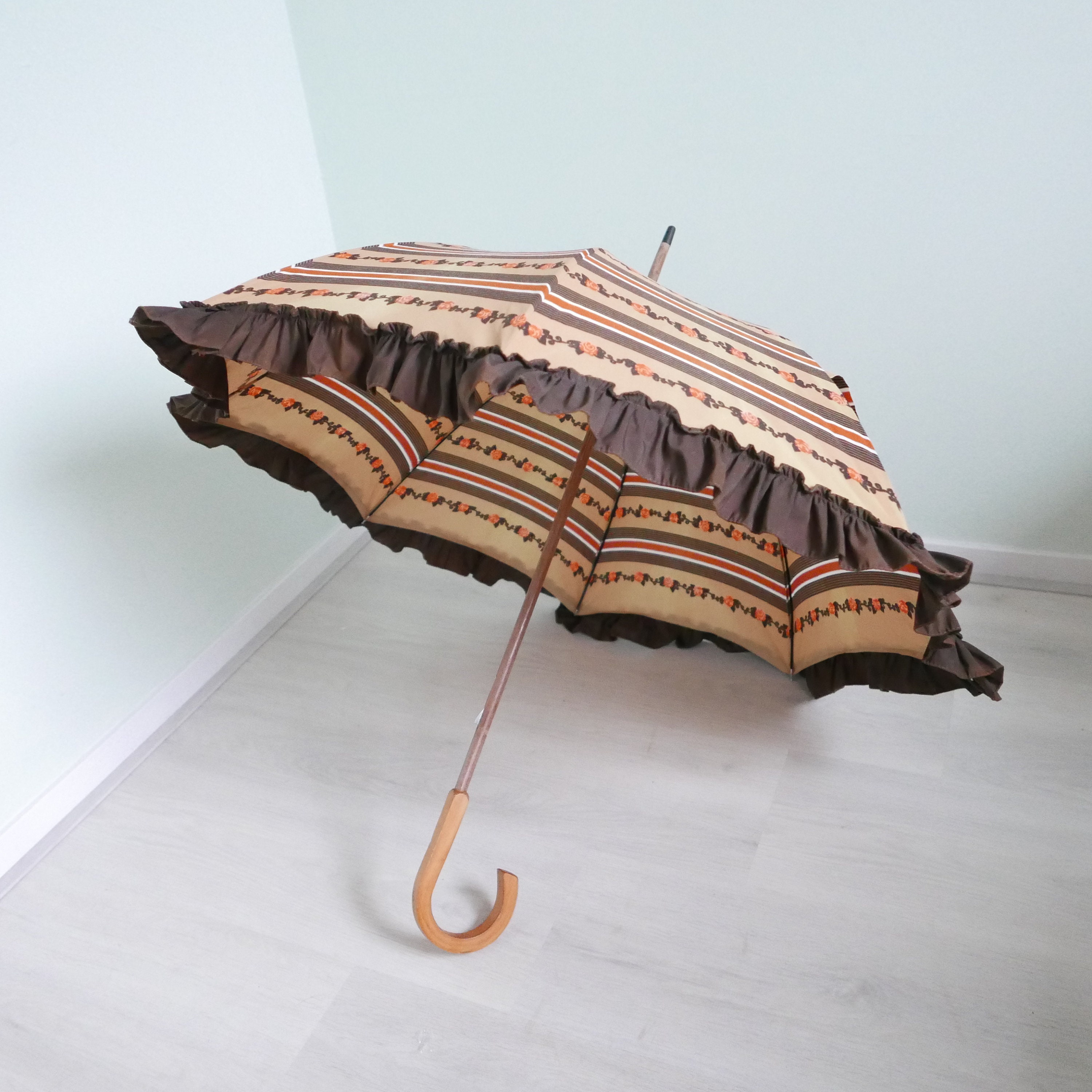 Vintage Paraplu uit de jaren 70 Bruin Oranje Bloem Design Mid Century 1970s Accessoires Paraplus & regenaccessoires 