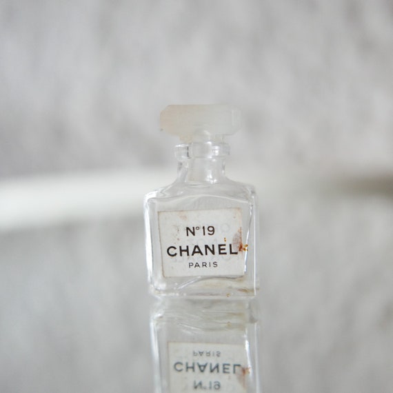 Chanel No 19 Vintage Miniature bottle MINI 2 ml. … - image 1