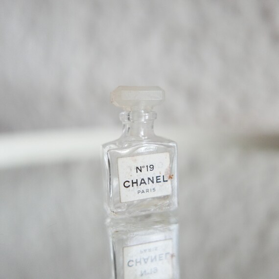 Chanel No 19 Vintage Miniature bottle MINI 2 ml. … - image 5