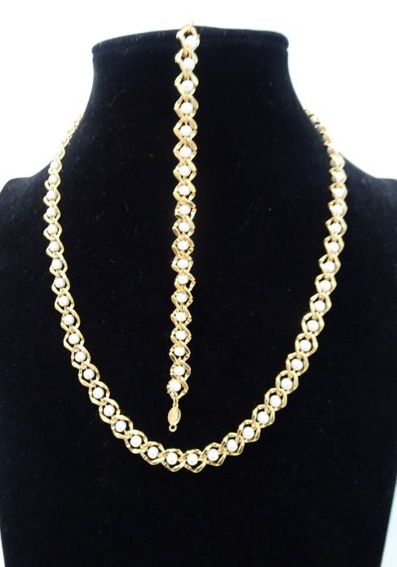 1980s Gold tone with faux pearls Demi Parure Necklace and bracelet Signed NAPIER
