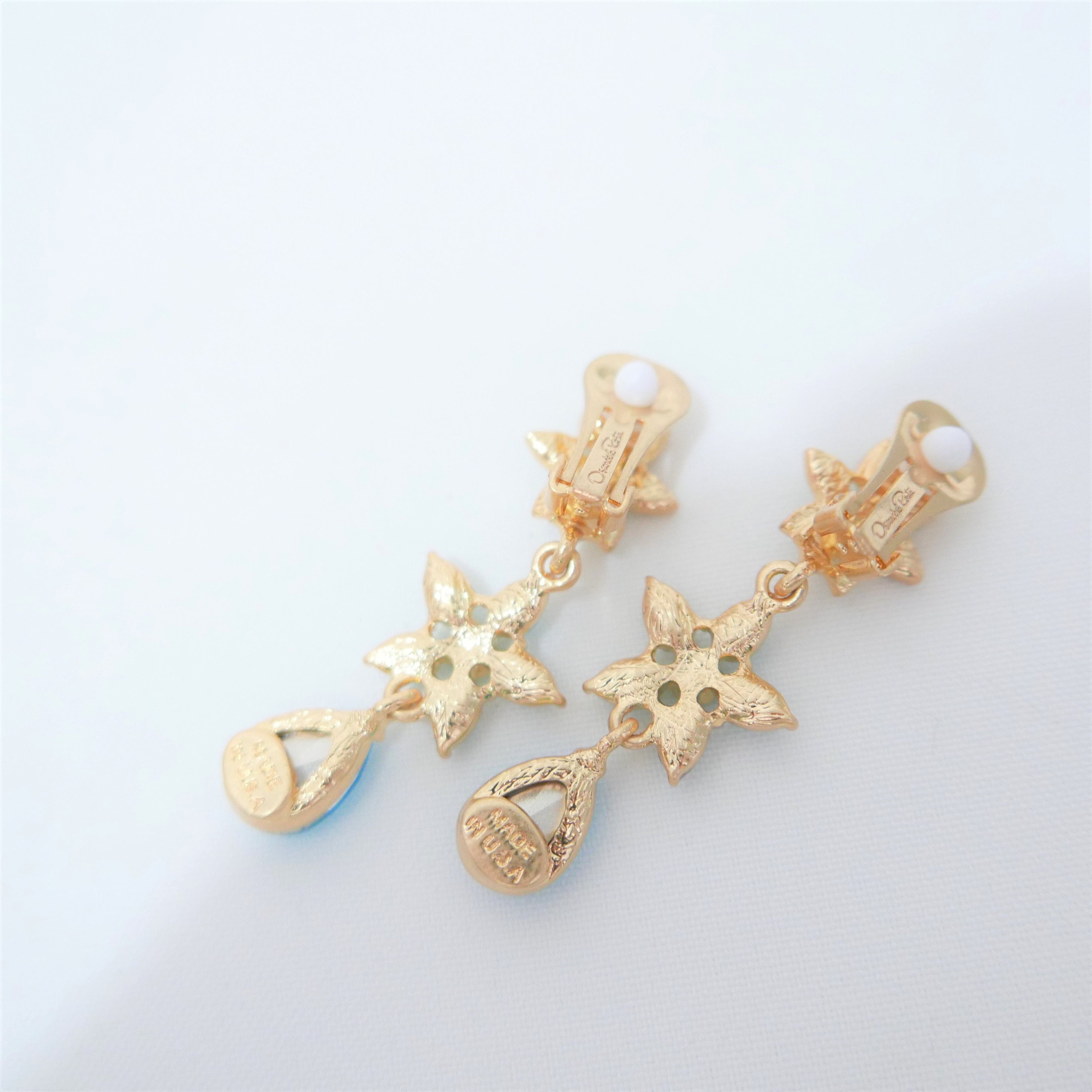 Boucles D'oreilles à Clip Oscar De La Renta - Cristaux Transparents Sur Plaqué Or Jaune - Neuf Sans Boîte