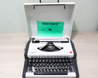 OLYMPIA TRAVELER - Gray - Mechanical Typewriter - Germany - QWERTY