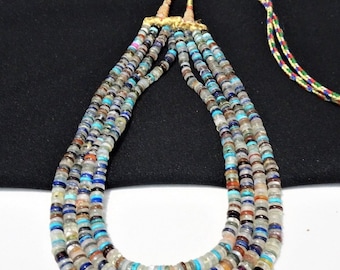 Collier à 4 rangs avec pierres précieuses multicolores