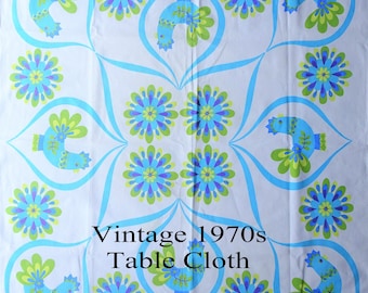Retro Vintage white light blue yellow green table cloth tablecloth-years 70-kitchen living room tablecloth Chicken Rooster