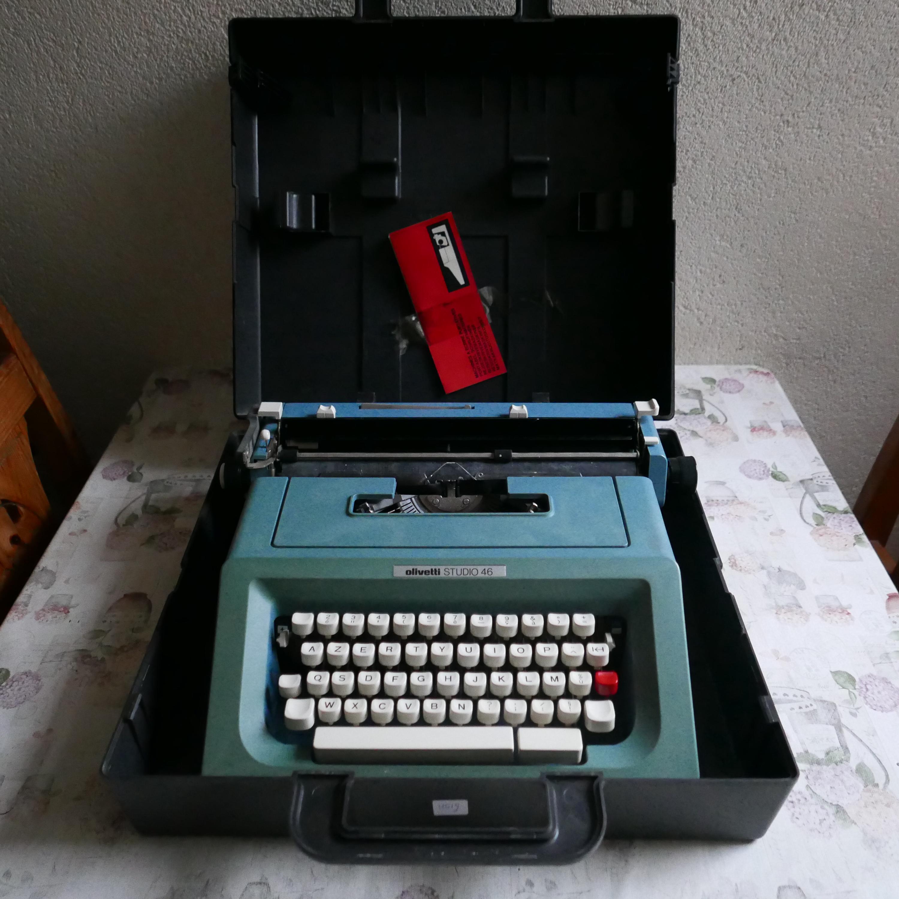 VTG Olivetti Studio 46 Suitcase Typewriter By M. Bellini
