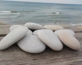 Piedras para manualidades - Juego de 6 guijarros claros - Tamaño 70-80 mm (2,75-3,2") - Piedras pequeñas - Alargadas - Guijarros de forma redonda - Arte con guijarros - Bricolaje - Piedras para pintar #B253