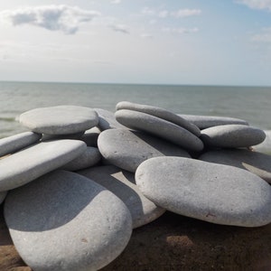 Craft Stones-Set of 15 Small Pebbles -Size 1.6-2.2&quot;/40-55 mm-Small Stones-Thin-elongated-Round Shaped flat Pebbles-Pebbles Art-DIY#B106