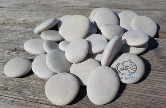 Set of 60pcs TINY flat and thick Sea Pebbles -Size 0.6-0.8"/15-20mm-Small Stones-Round Elongated Shaped Pebbles- Pebble Art Supplies-DIY#S17