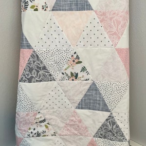 Baby Quilt | Triangle Patch | Floral