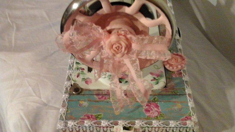Gorgeous Vintage Sewing Machine Shabby chic hand painted 1901 Singer Sewing Machine Work of Art so French Country perfect hp Pink roses