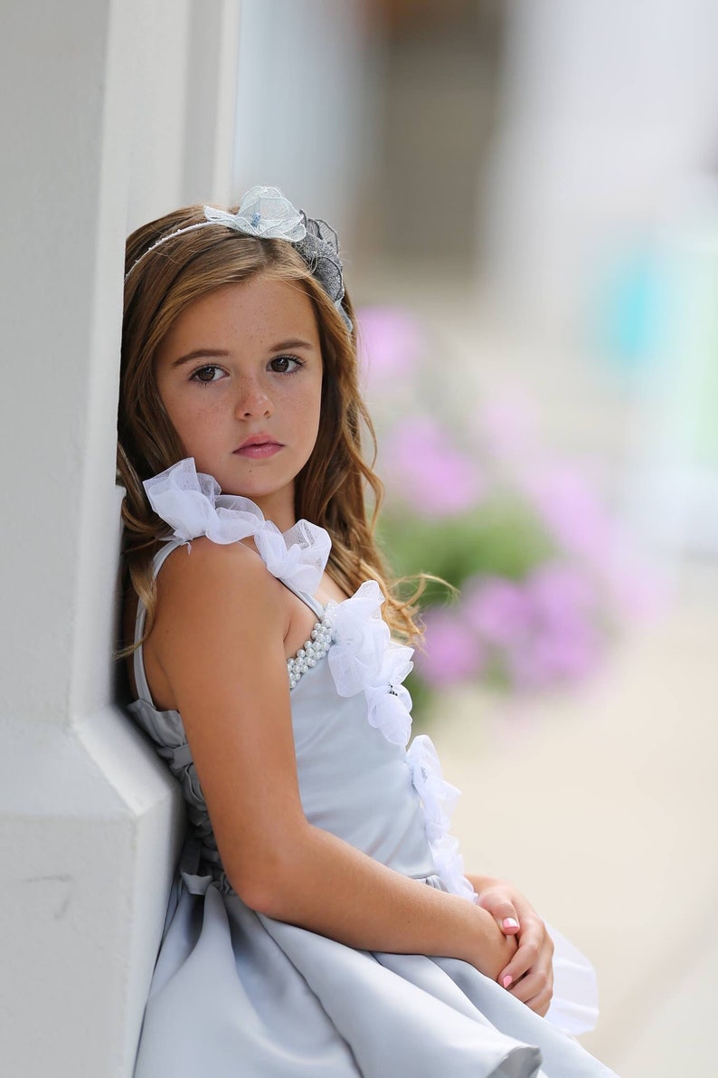 Tulle dress with pearls for flower girl Tutu dress with flowers grey flower girl dress with pearl Grey flower girl dress for weddings
