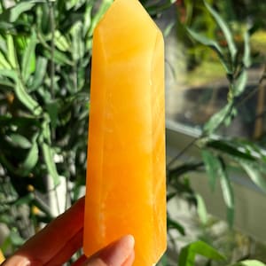 Orange Calcit Turm 520g / Polierte Orange Calcit Obelisk Spitze / Kristall Schnitzerei / Heilende Kristalle / Kristall Energie