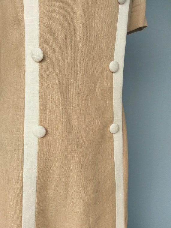 caramel delight | 1960s tan linen dress with butt… - image 4