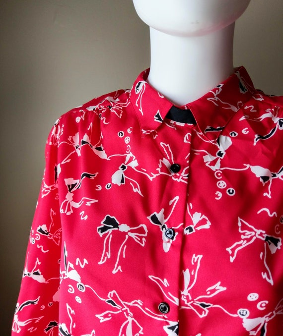 bows | 1980s red bow print button down blouse | l… - image 4