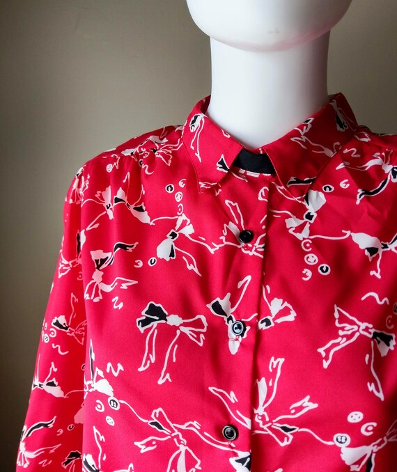 bows | 1980s red bow print button down blouse | l… - image 4