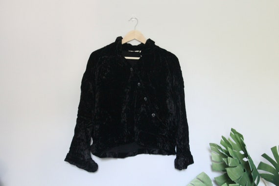 VINTAGE DAL Black Velvet Long Sleeve Blouse: Minim