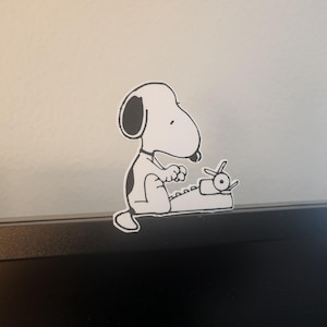 Snoopy monitor buddy, Peanut's desktop accessory