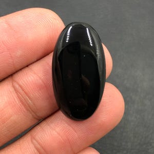 Black Onyx Cabochon... Oval Cabochon...21x14x6 mm...18 Cts...A#N5788