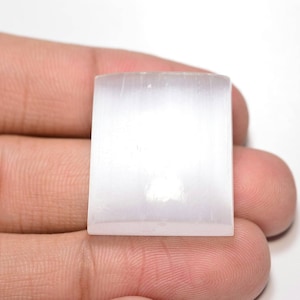 Cabochon de guérison en sélénite... Coussin Cabochon... 25x22x9 mm...49 Cts..#H1034