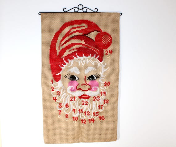 デンマーク製 北欧雑貨 ビンテージのサンタさんの刺繍されたクリスマス 