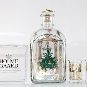 Holmegaard - Lovely glass Christmas bottle and 2 aquavit glasses - Made in Denmark 1991.