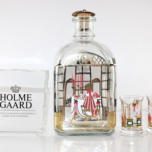 Holmegaard - Lovely vintage Christmas glass bottle and 2 aquavit glasses  - Made in Denmark 1989.