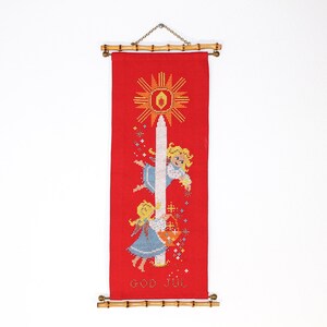 Lovely vintage embroidered Christmas wall hanging with bambus holder  - Made in Denmark 1960.