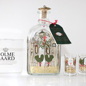 Holmegaard - Lovely vintage glass Christmas bottle and 2 aquavit glasses - Made in Denmark 1994.