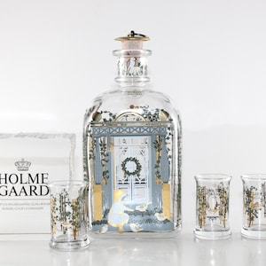 Holmegaard - Lovely vintage Christmas glass bottle and 4 aquavit glasses -  Made in Denmark 2002.
