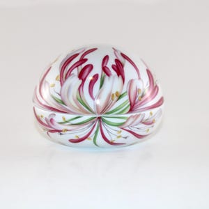 Royal Copenhagen - Adorable porcelain box with lid - Designed in Denmark.