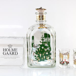 Holmegaard - Lovely vintage glass bottle and 2 aquavit glasses  - Made in Denmark 1996.