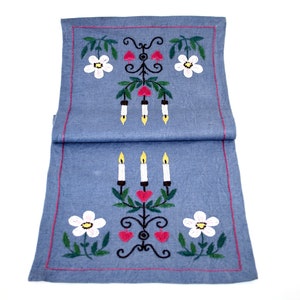 Swedish vintage christmas embroidered table runner - Made in Sweden 1960.