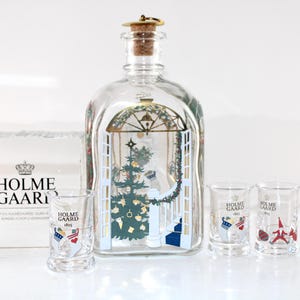 Holmegaard - Lovely Christmas Bottle and 4 Aquavit Glasses - IN