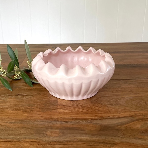 Vintage Ruffled Edge Planter in Pink Matte by Eugene White Pottery