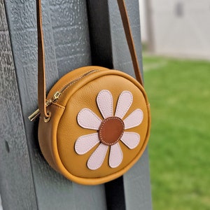Daisy Leather Toddler Purses| Little girl Purse| Toddler Gift | Baby Purse | Baby girl | Leather purse for a toddler| kid size leather purse