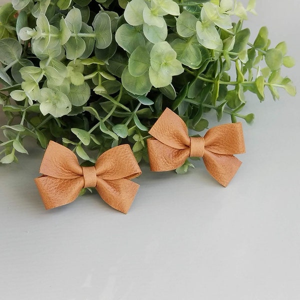 Petite Genuine Leather bow |  Leather Bows | Bows for babies | Leather Accesories | Handmade leather Bows| Leather bow.