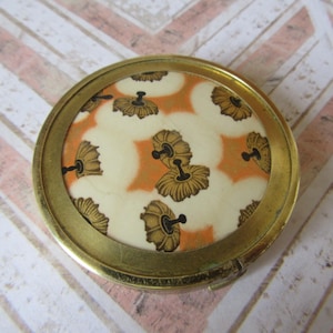 c1930s Coty Paris &quot;Puffs&quot; Art Deco style compact and mirror.  Collectible Coty Lalique handbag, pocket, compact mirror.