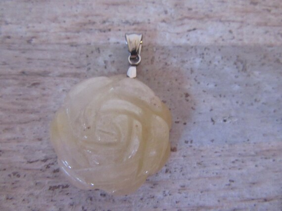 Choice of 4 x gemstone pendants. Creamy/white flo… - image 5