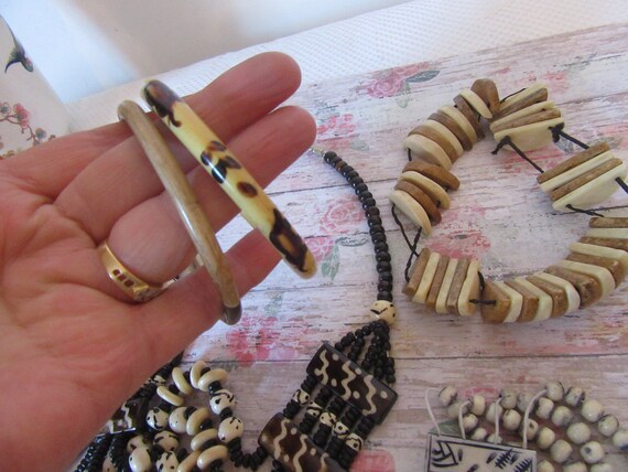 Vintage assorted bone jewellery, wearable, repair… - image 10