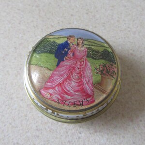 Vintage Pill Boxes. Choice of  6. Roma IL  Colosseo (Colosseum Rome). Oblong M.O.P.  Mona Lisa. Butterflies. Floral and Bentleys Pink Dress.