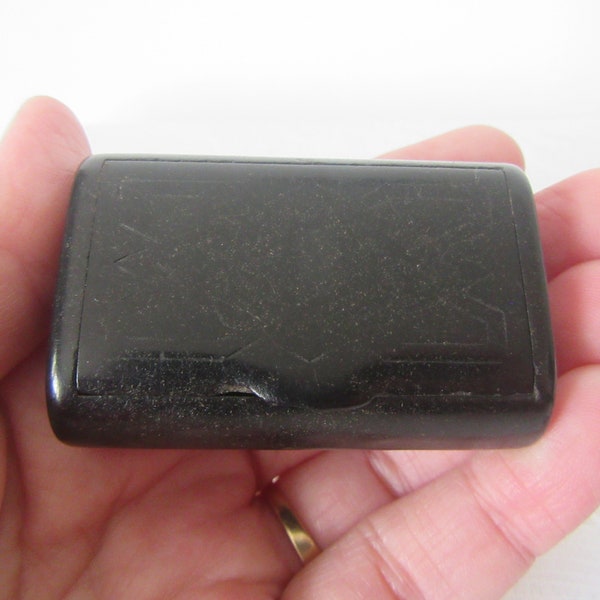 1930s Art Deco bakelite snuff box. Collectible tobacciana.