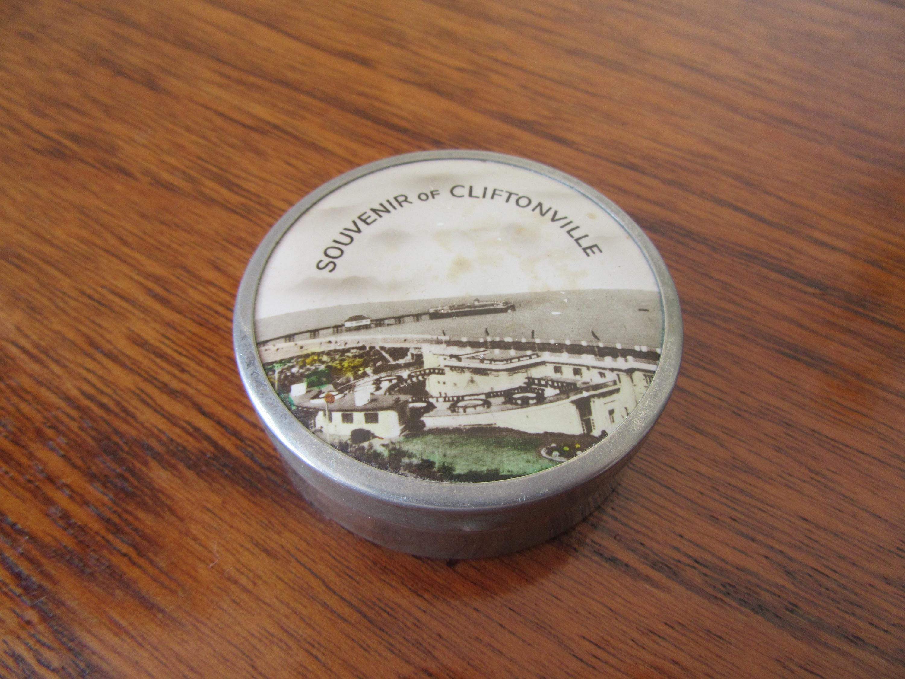 ヴィンテージの小さな小物入れ。3種類からお選びいただけます。小さな