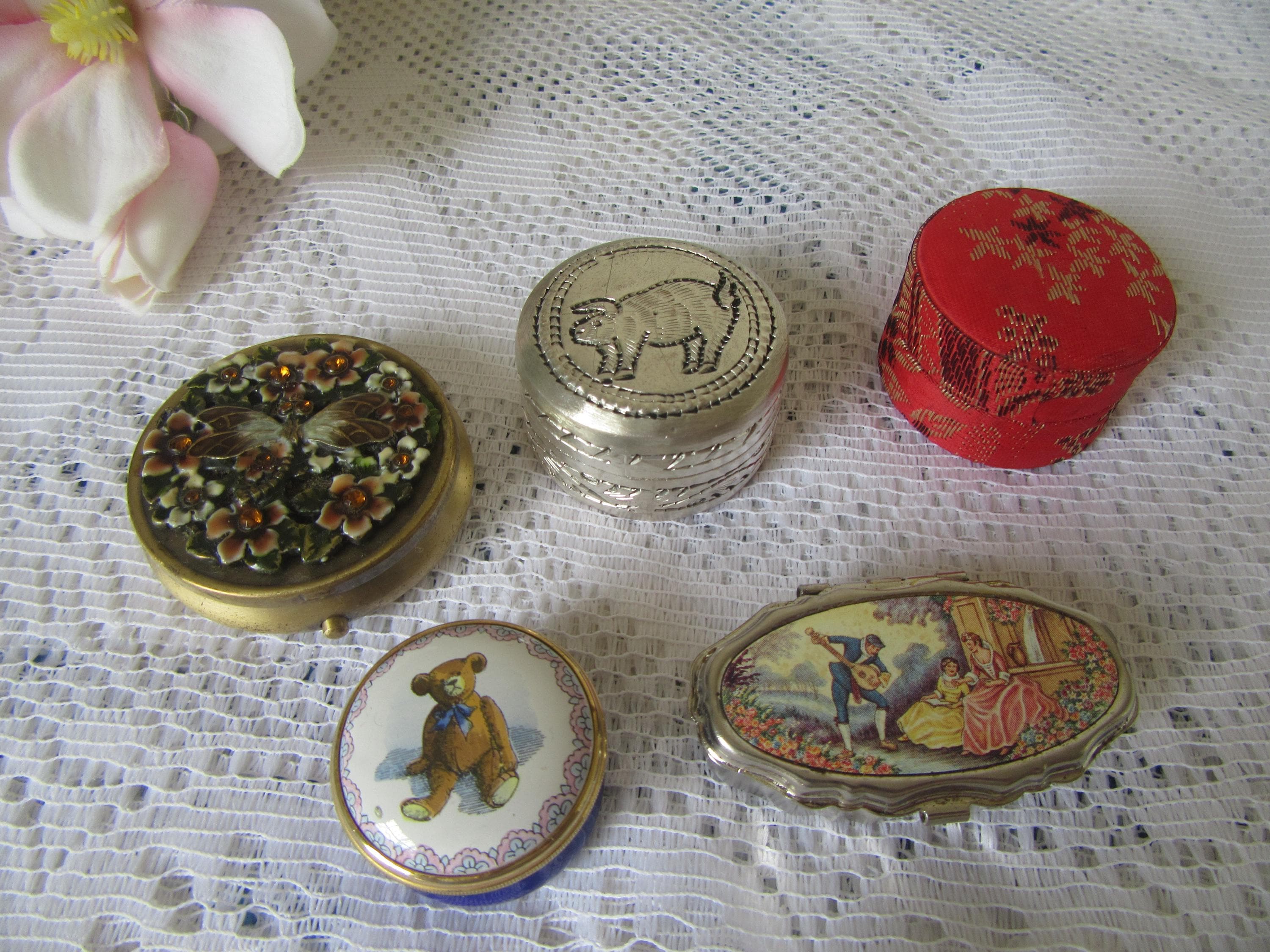英国STAFFORDSHIRE ENAMELS ピルケース　テディベアピルケース 英国STAFFORDSHIRE ENAMELS ピルケース テディベアピルケース