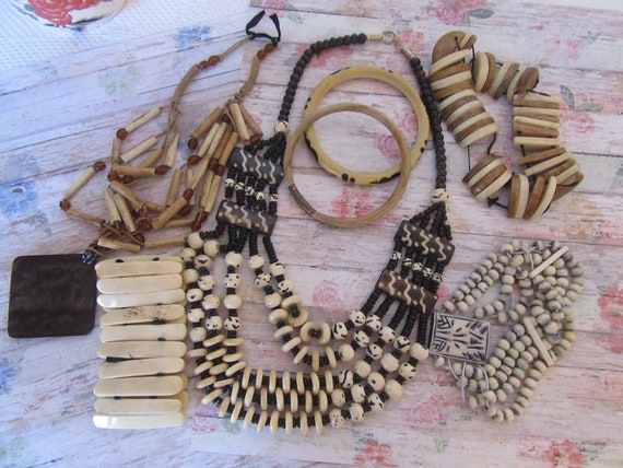Vintage assorted bone jewellery, wearable, repair… - image 1