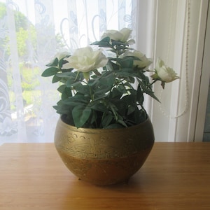 Antique/Vintage large brass Chinese Dragon design planter on 3 feet. Centre-piece bowl, fruit, plant pot decoration.