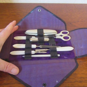 Kit de manucure Solingen dans un étui pliant en cuir. Limes de soin des ongles en nacre. Kit de clous de fabrication allemande.