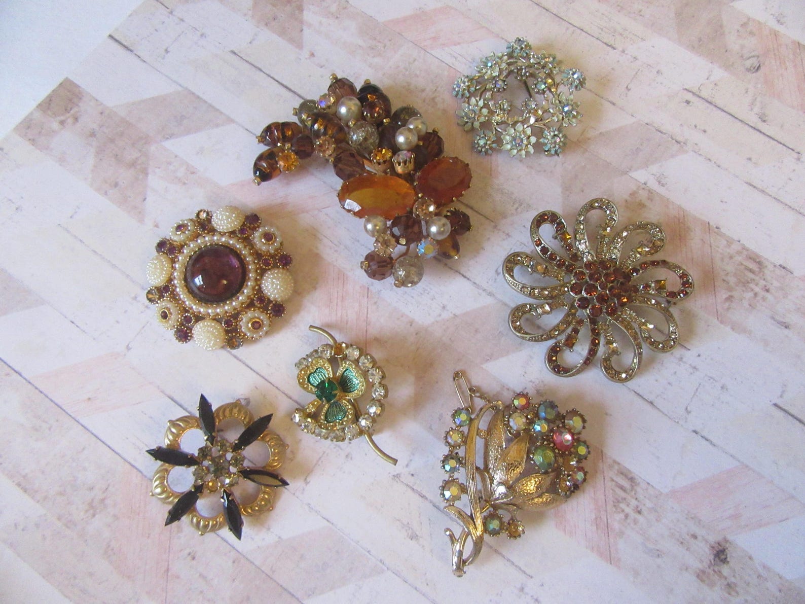 Vintage brooches for repair